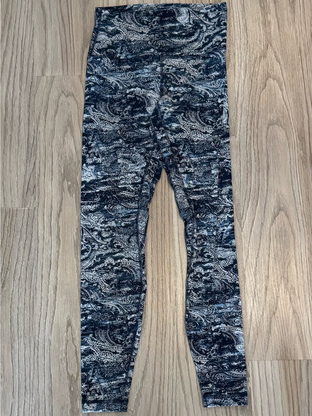 Lululemon Align High Rise Leggings Size 6 Paisley Glaze Multi Blue/White